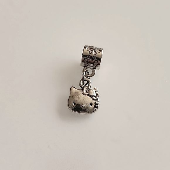 🌺Hello Kitty Charm For Bracelet or Necklace - Picture 2 of 6